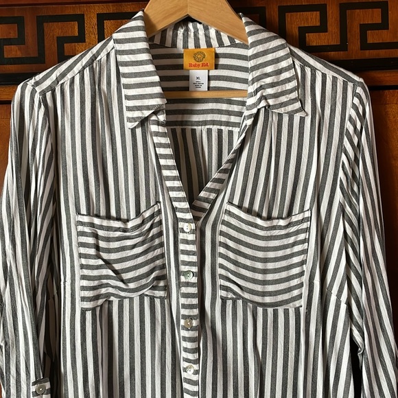 Ruby Rd. Long sleeve button down shirt, Size XL, Black and white stripe - Picture 5 of 12